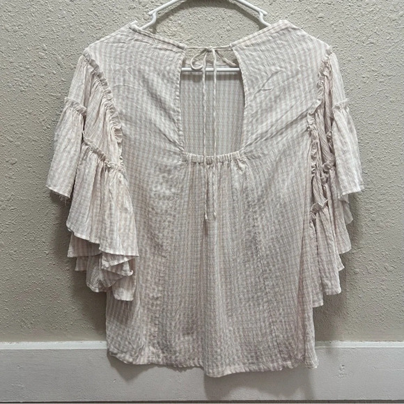 Chelsea & Theodore Flutter Bell Sleeves Taupe and White Blouse NWT XS - Picture 6 of 8
